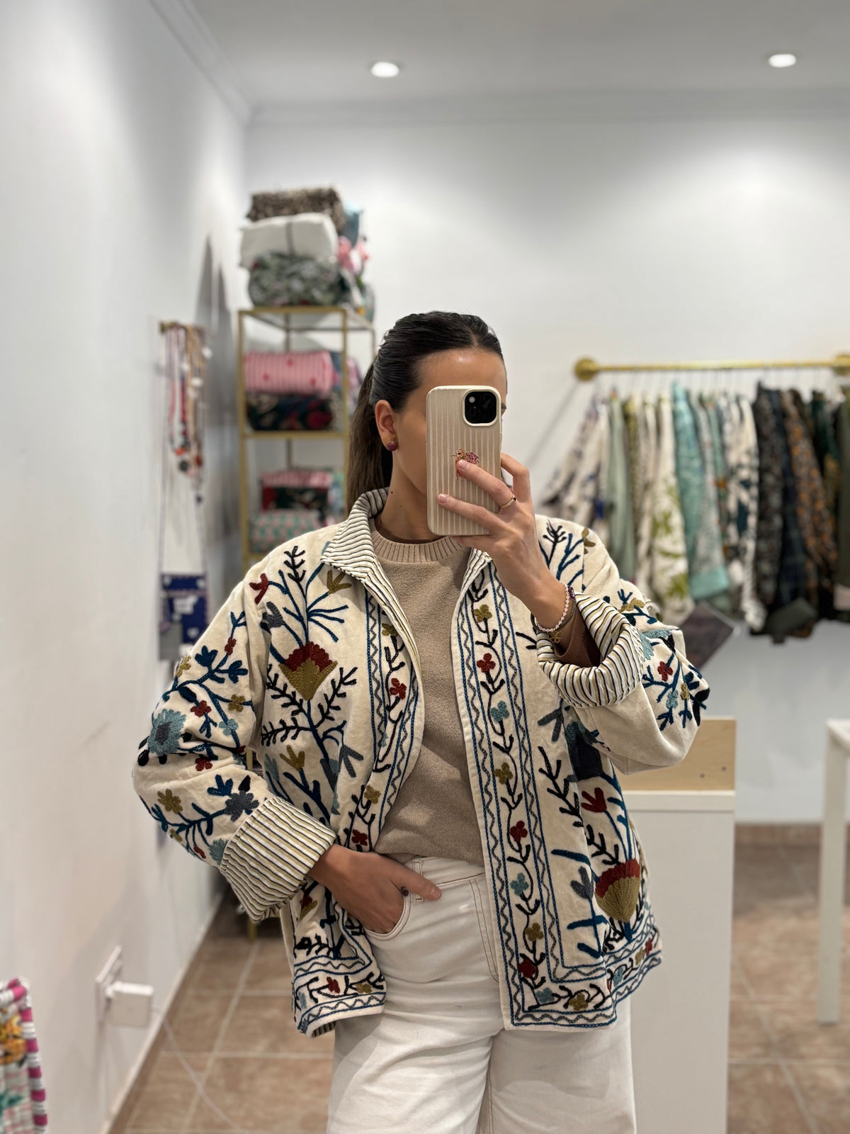 Chaqueta terciopelo bordada