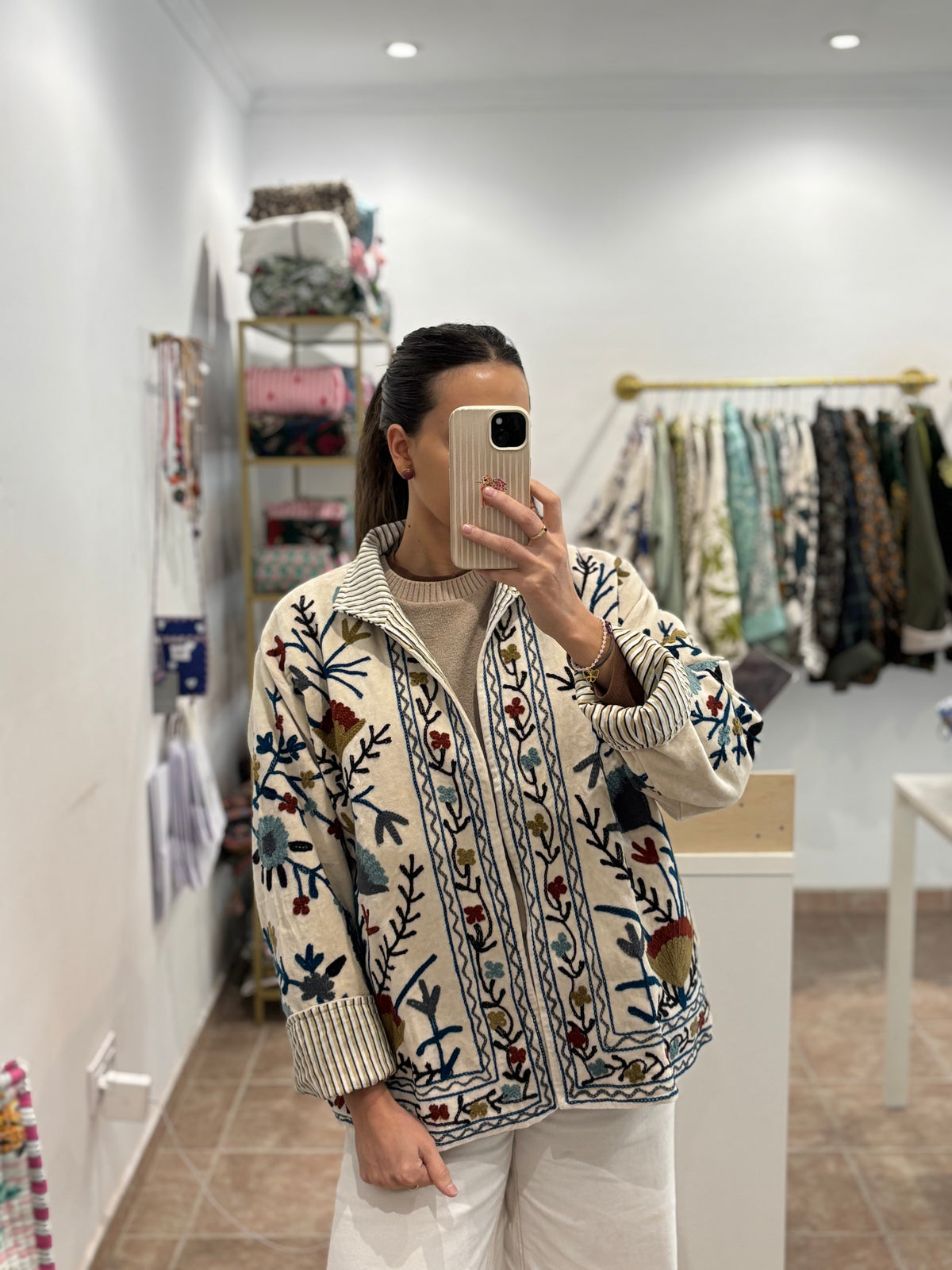 Chaqueta terciopelo bordada