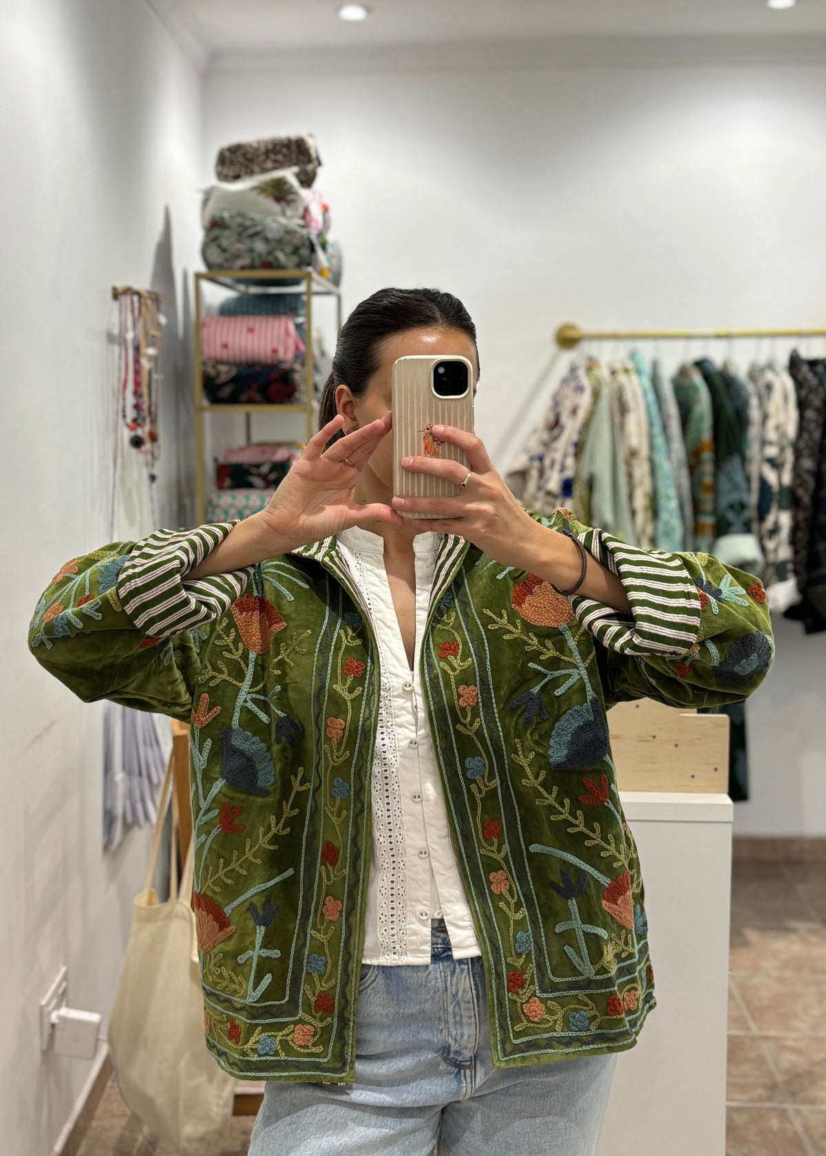 Chaqueta terciopelo bordada