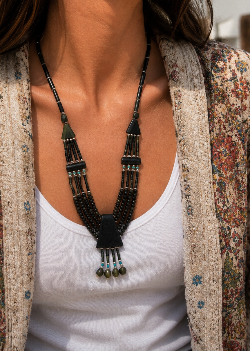 Collar PIEDRA VOLCÁNICA
