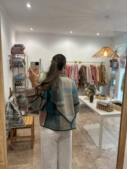 Chaqueta kantha corta