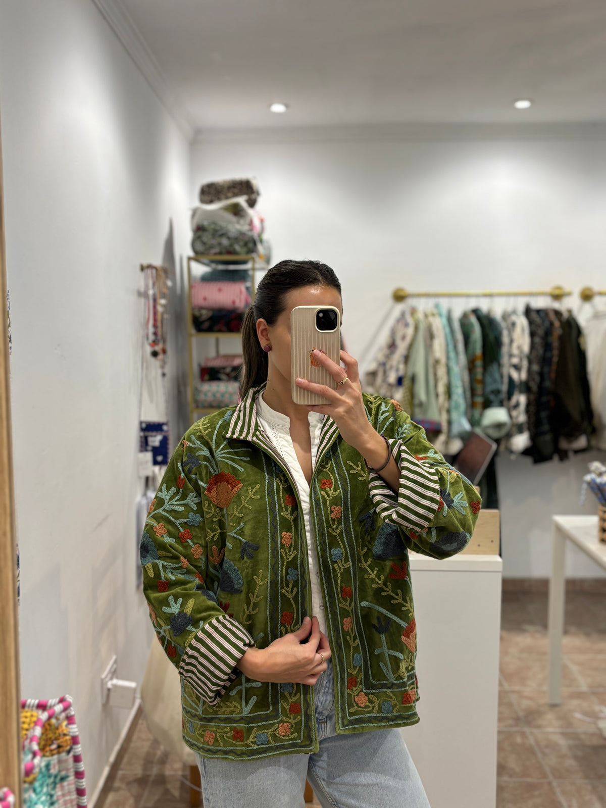 Chaqueta terciopelo bordada