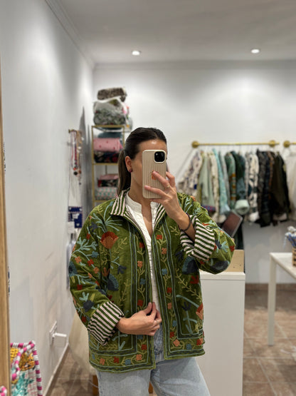 Chaqueta terciopelo bordada