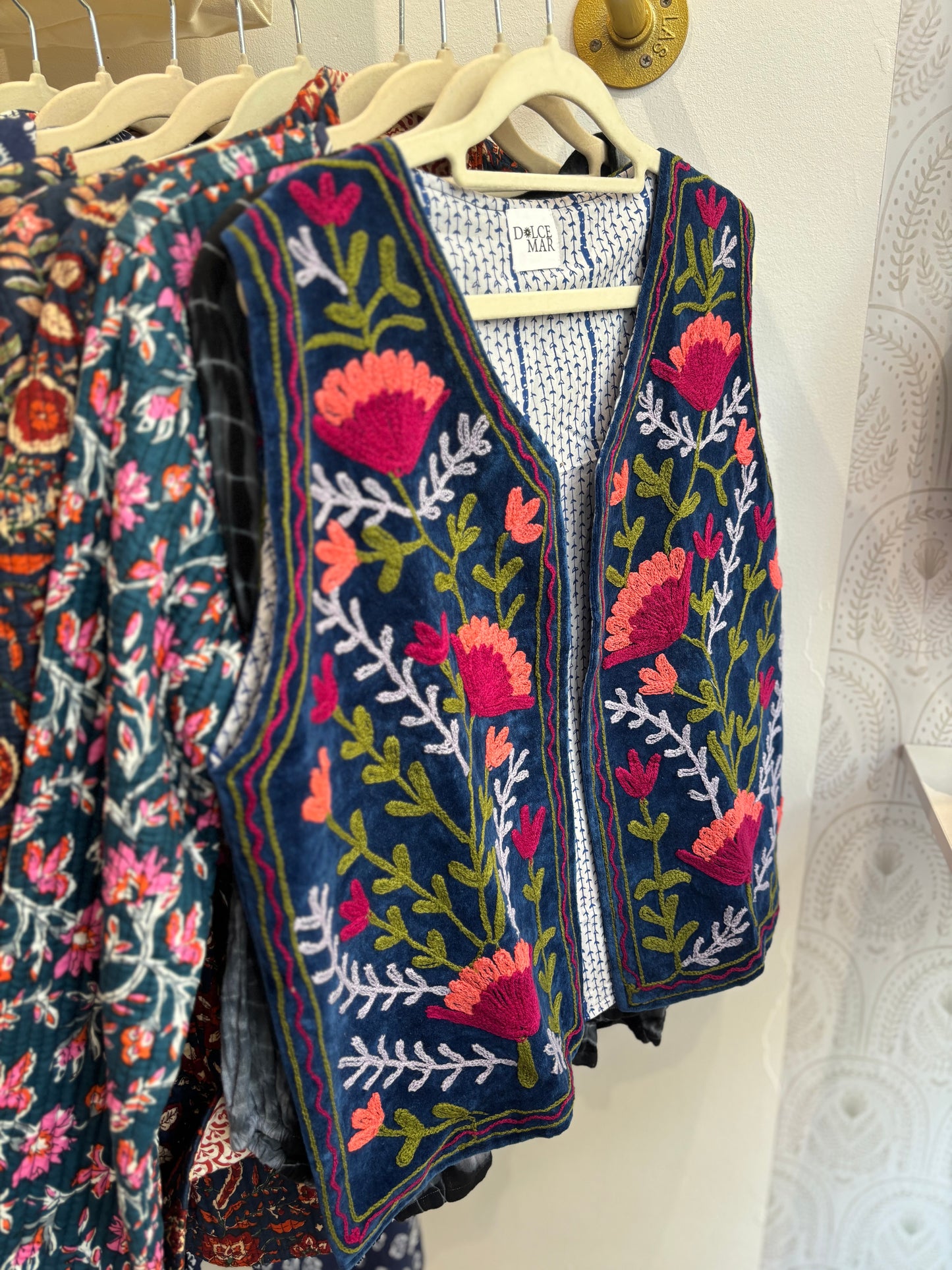 Chaleco bordado reversible