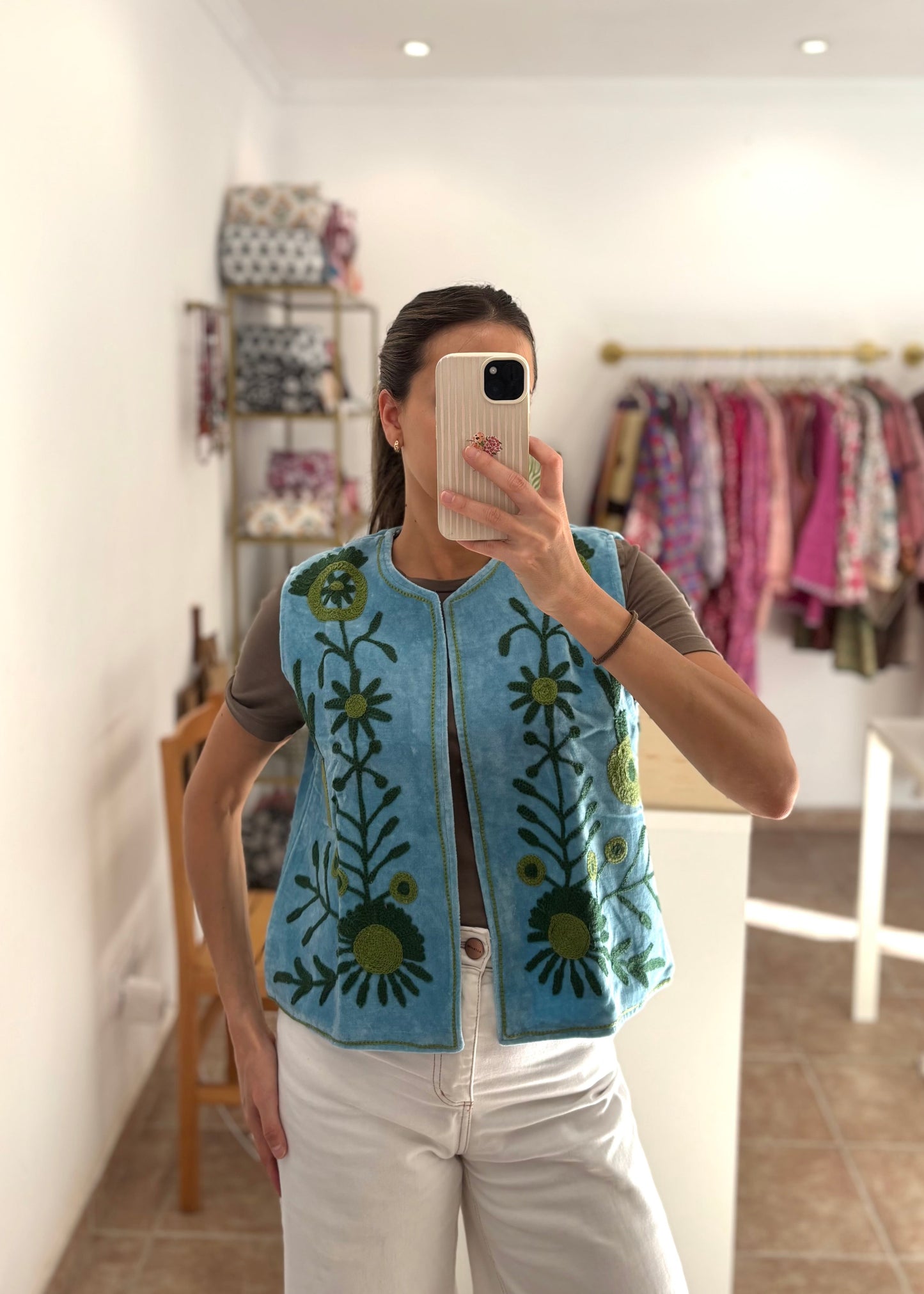 Chaleco bordado reversible