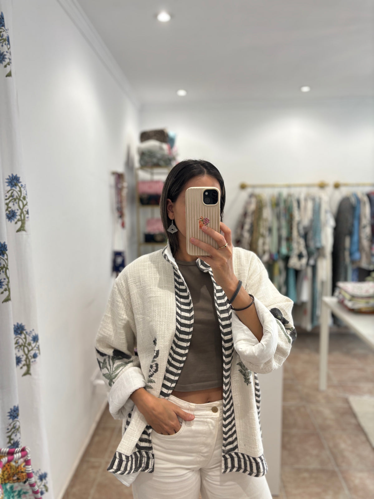 Chaqueta de algodón pintada a mano