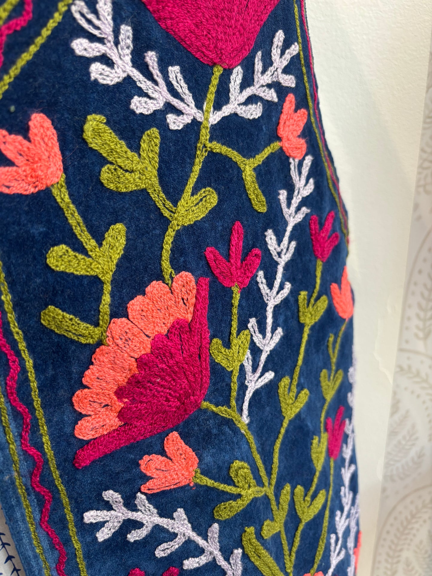 Chaleco bordado reversible