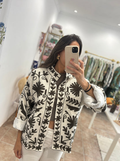 Chaqueta tnt bordada