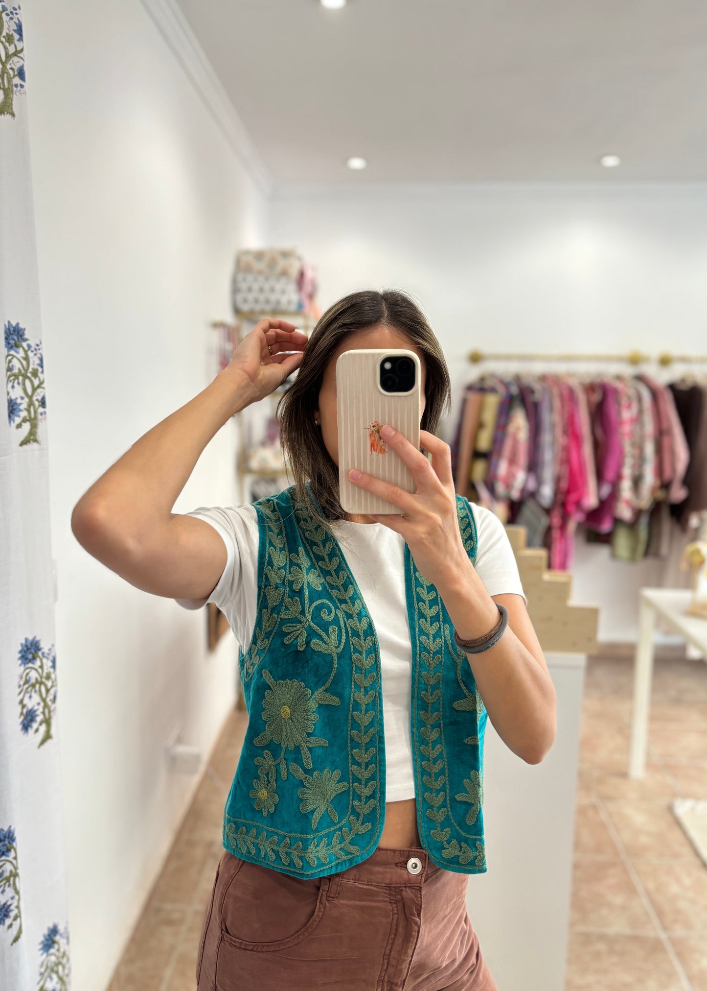 Chaleco bordado reversible