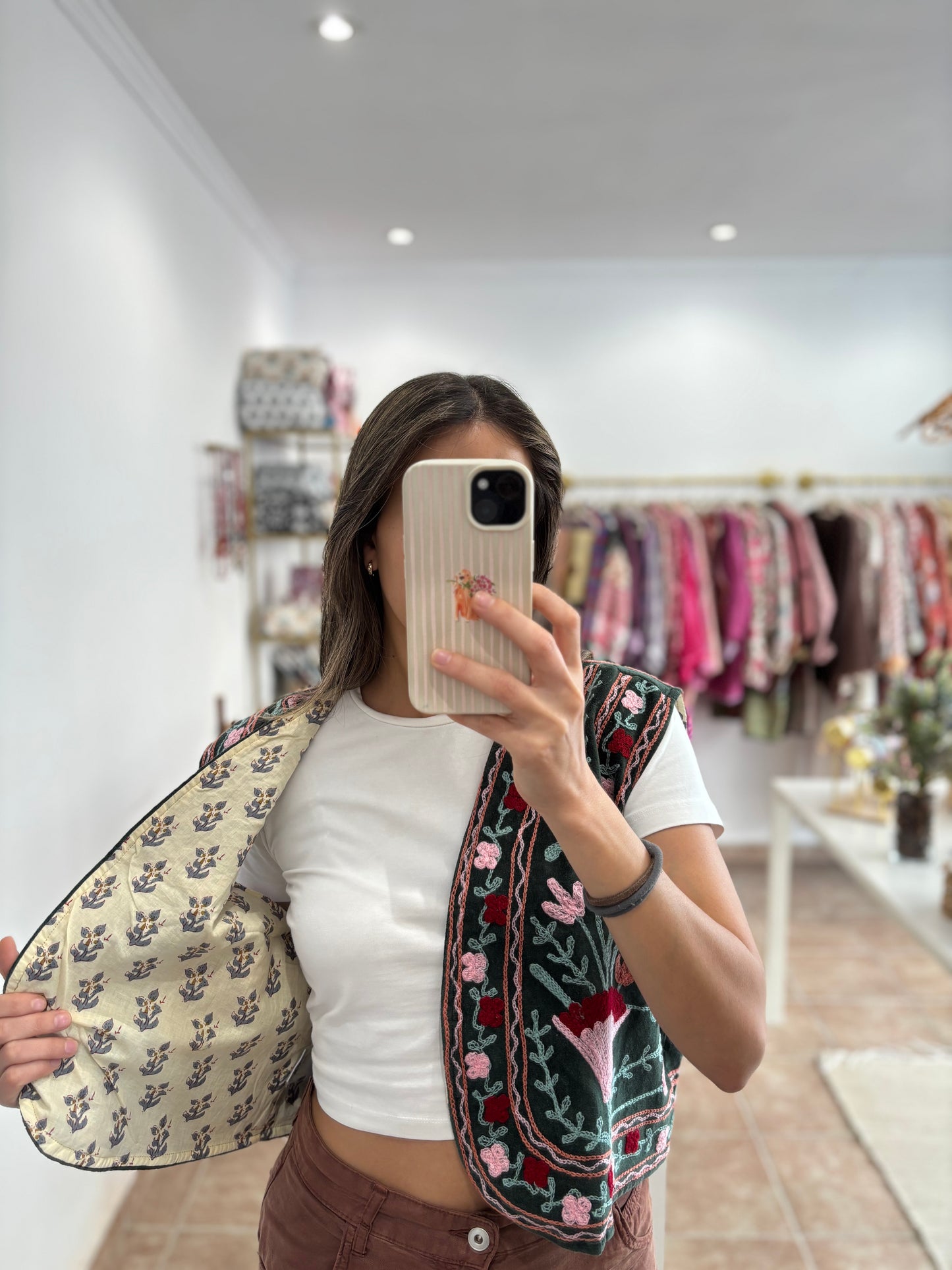 Chaleco bordado reversible