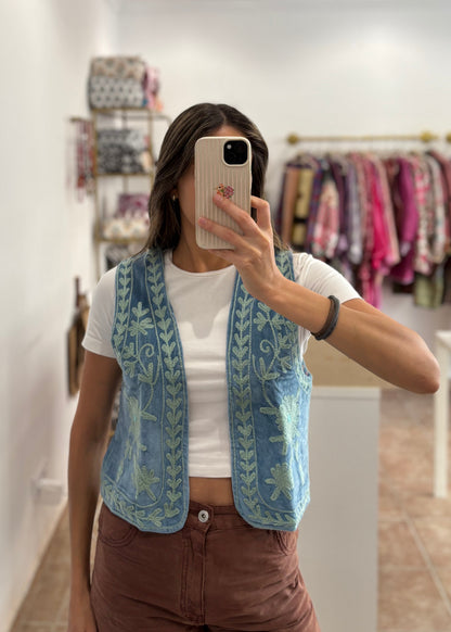Chaleco bordado reversible