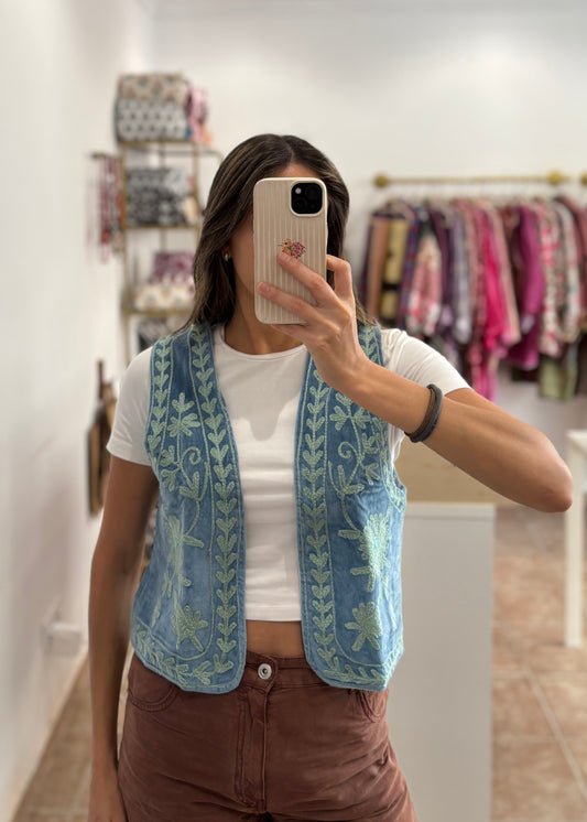 Chaleco bordado reversible