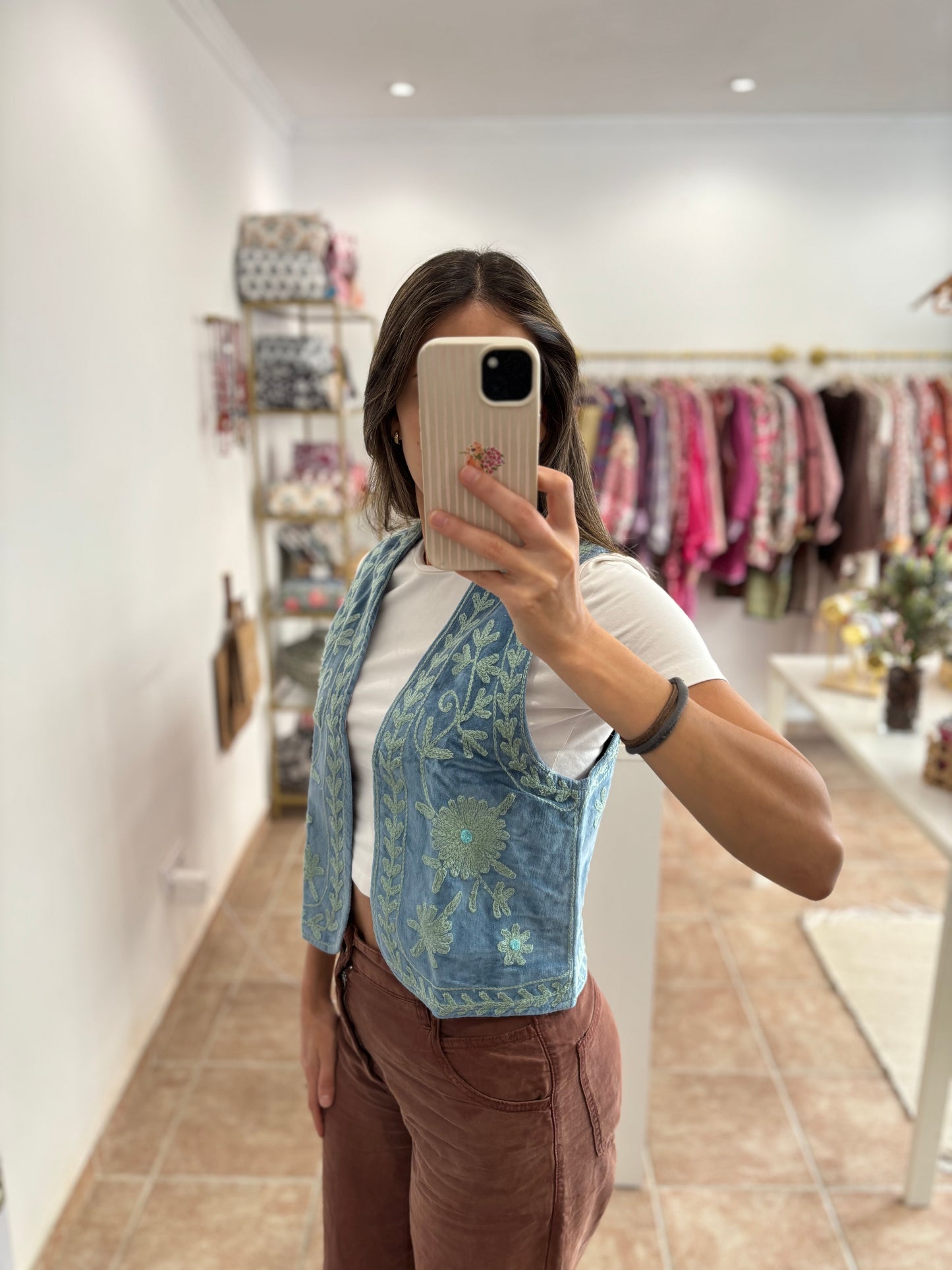 Chaleco bordado reversible