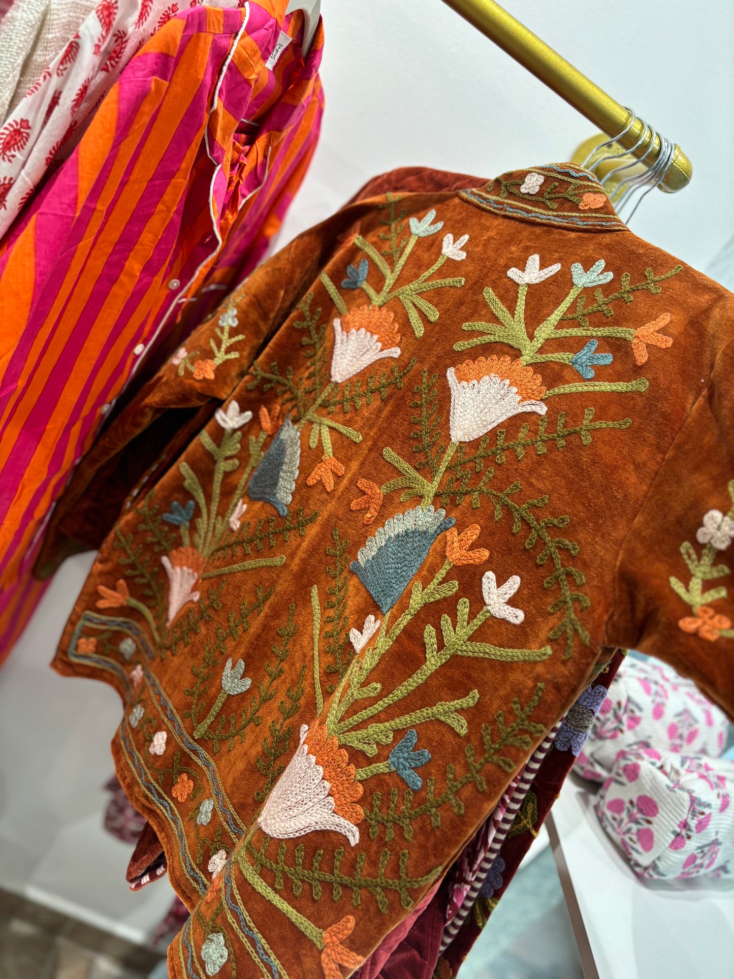 Chaqueta terciopelo bordada