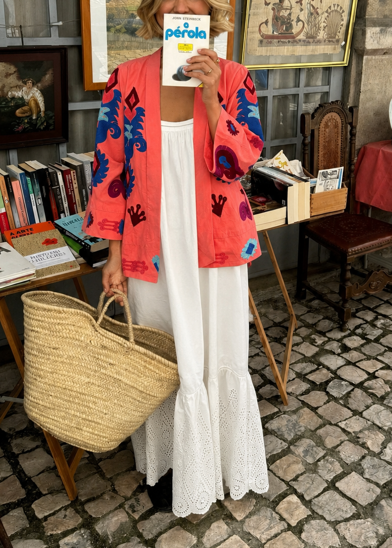 Chaqueta bordada coral